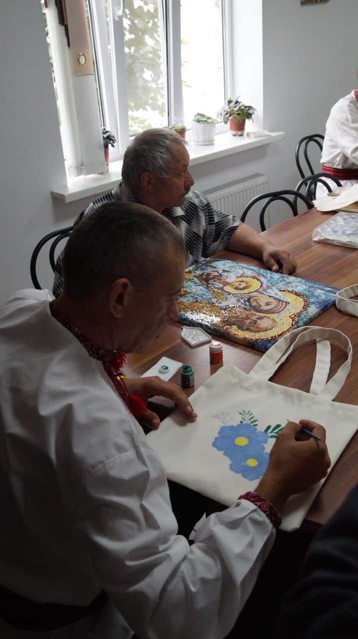 Вишивка та бісер